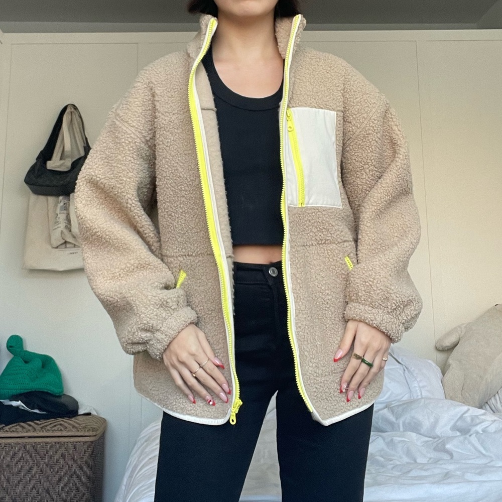Universal Threads fleece/sherpa jacket